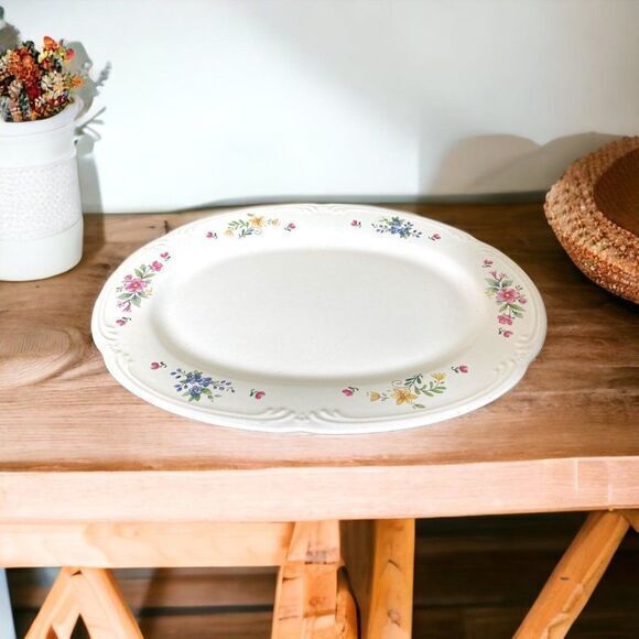 Pfaltzgraff Serving‎ Plate Platter USA Dish Floral 12" Oval Shaped Flowers White - Picture 1 of 10
